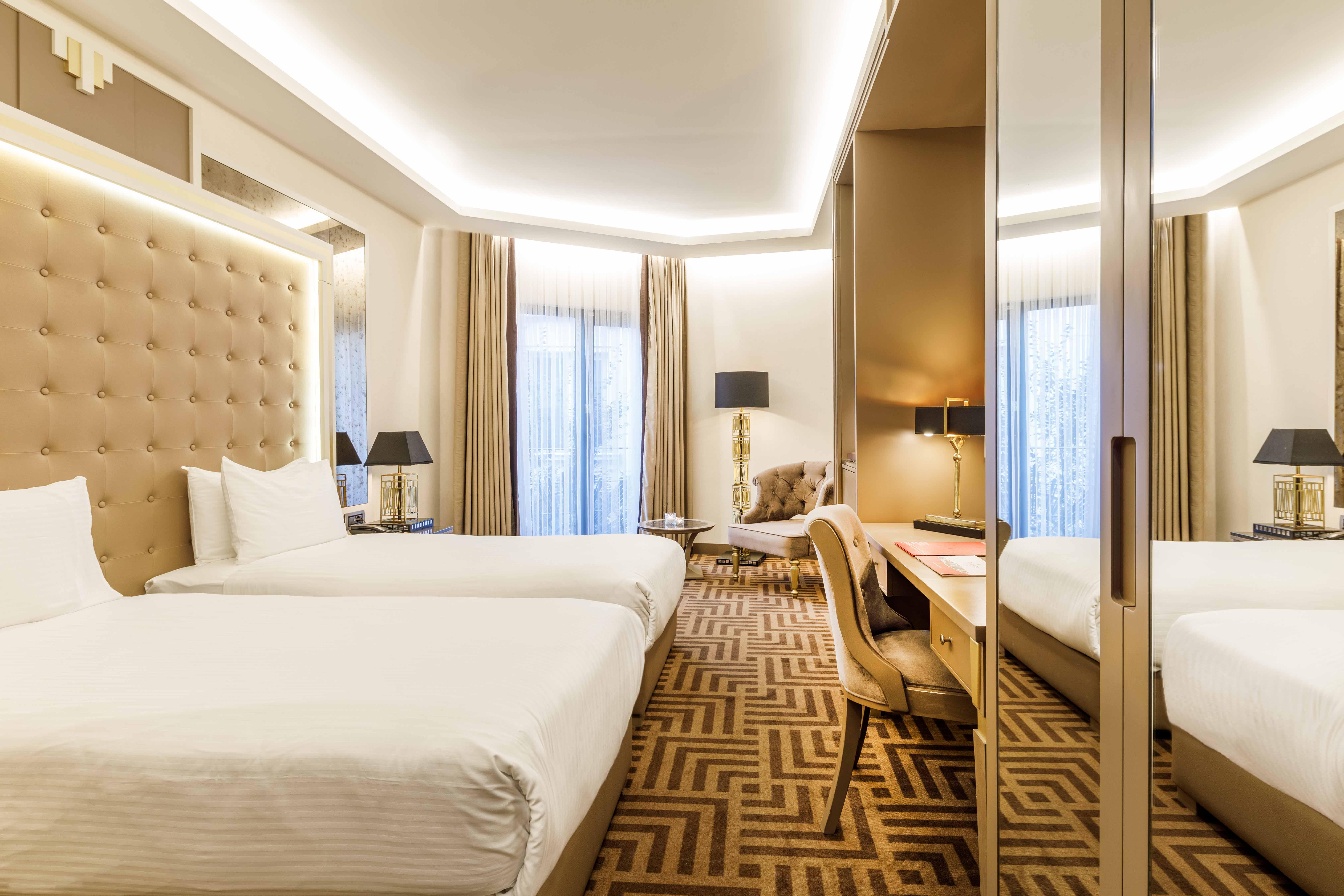 Ramada By Wyndham Istanbul Golden Horn Hotel Exterior foto