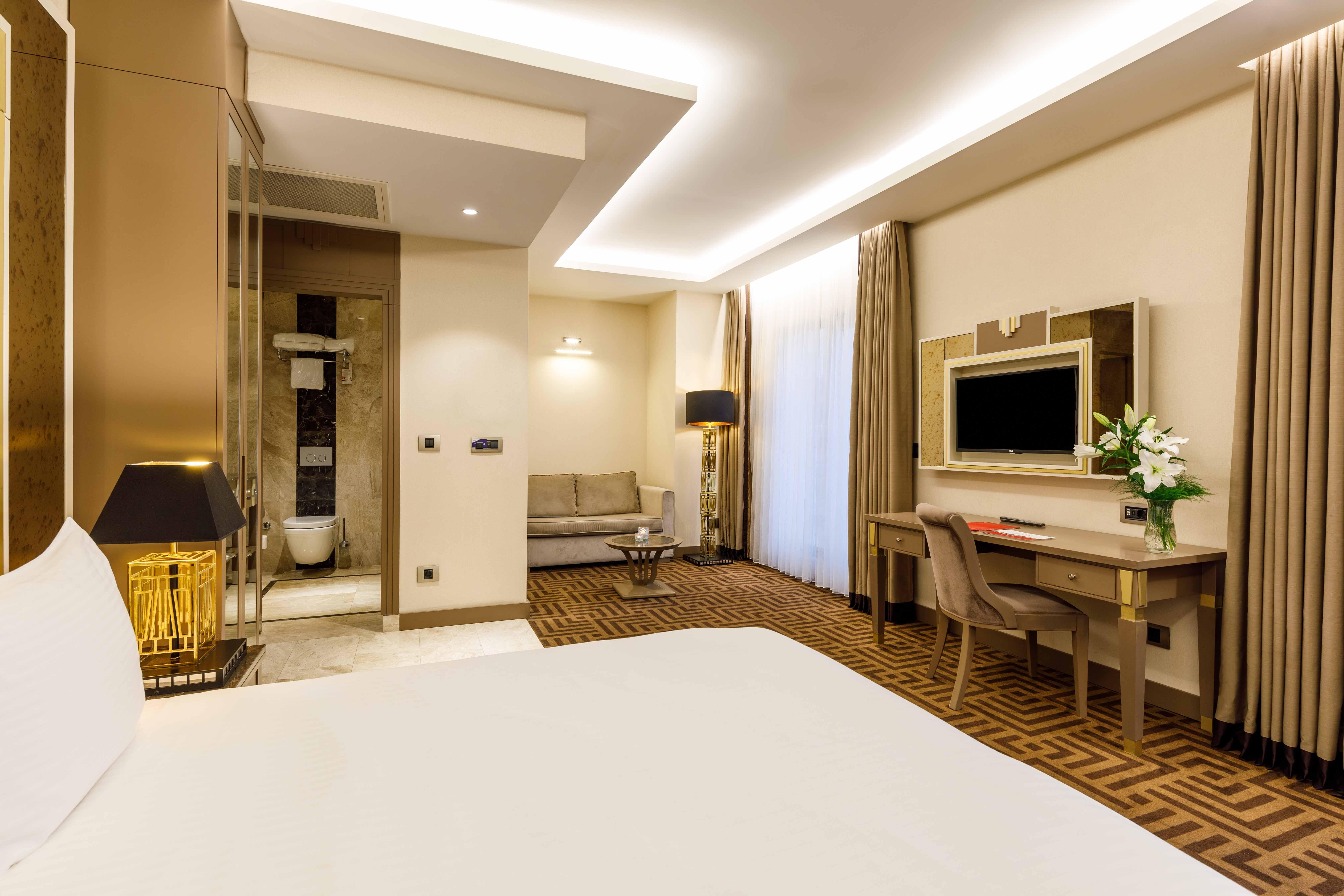 Ramada By Wyndham Istanbul Golden Horn Hotel Exterior foto
