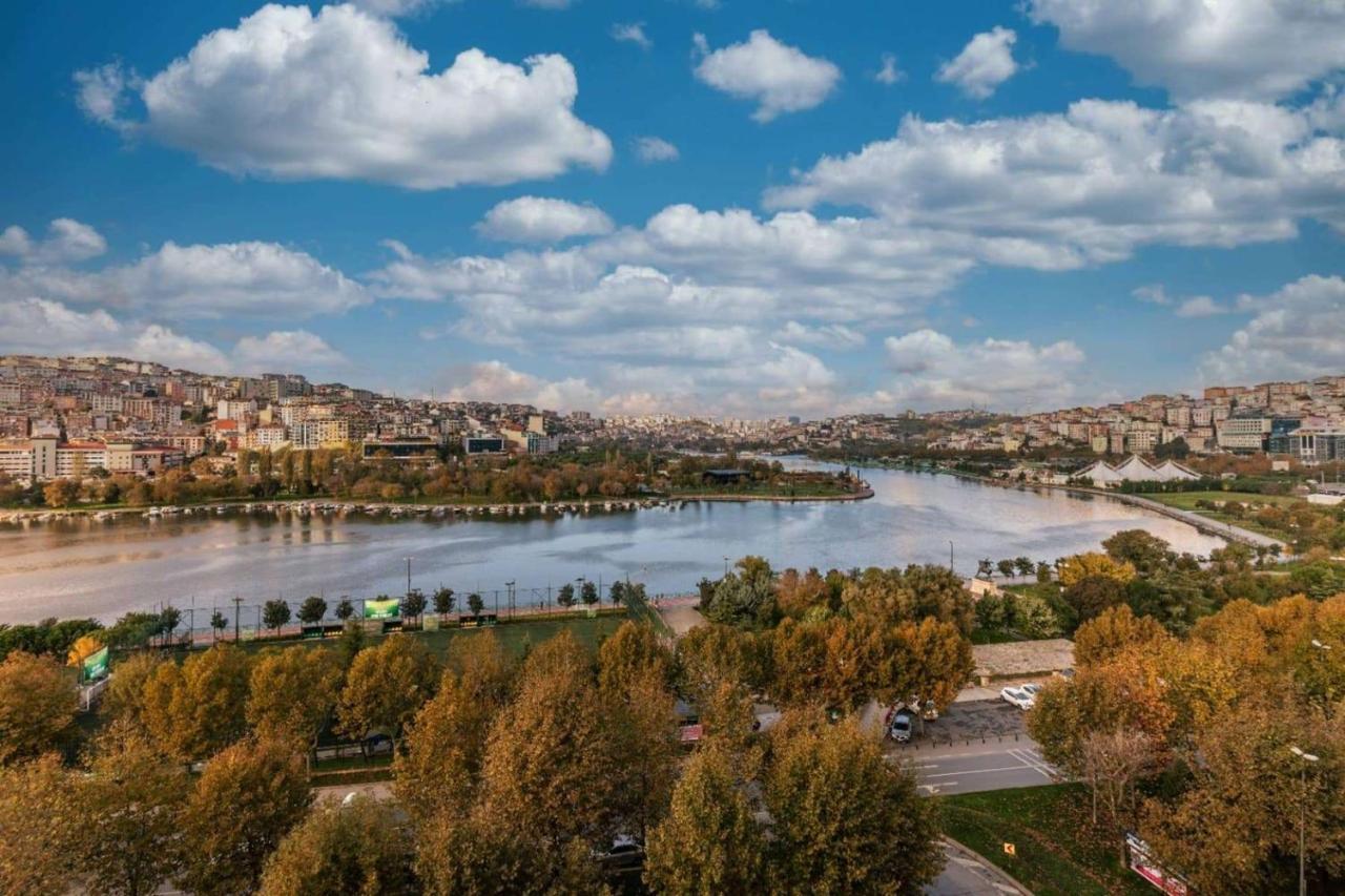Ramada By Wyndham Istanbul Golden Horn Hotel Exterior foto
