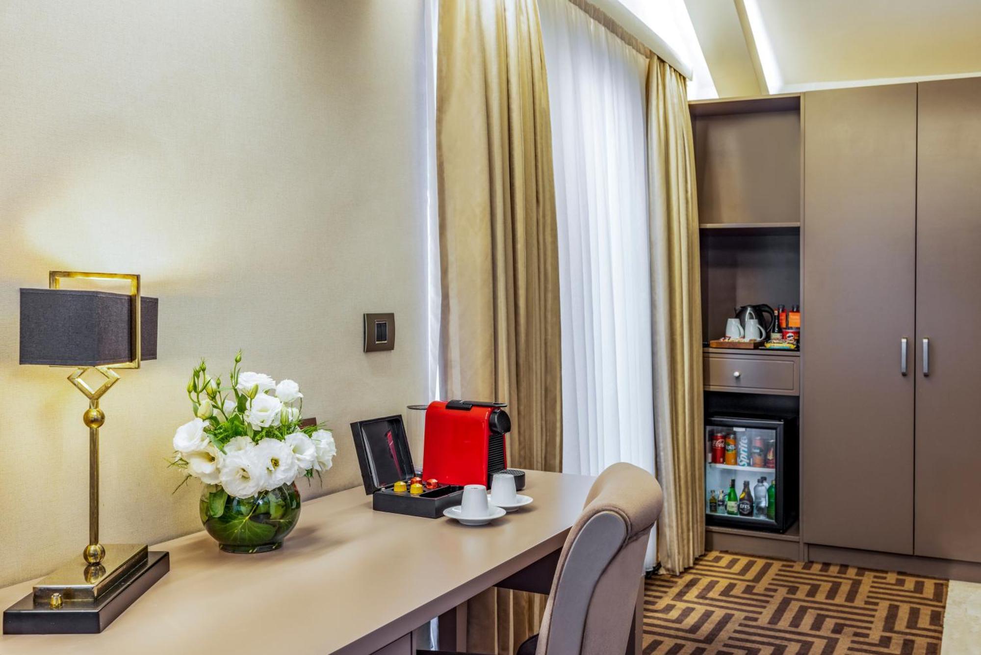 Ramada By Wyndham Istanbul Golden Horn Hotel Exterior foto