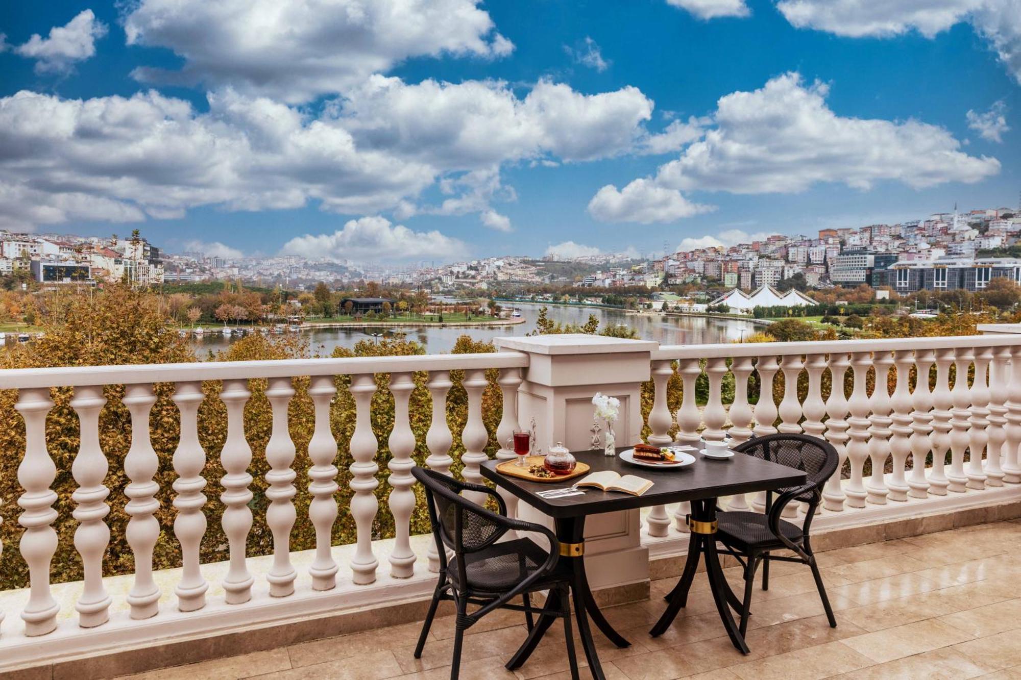 Ramada By Wyndham Istanbul Golden Horn Hotel Exterior foto